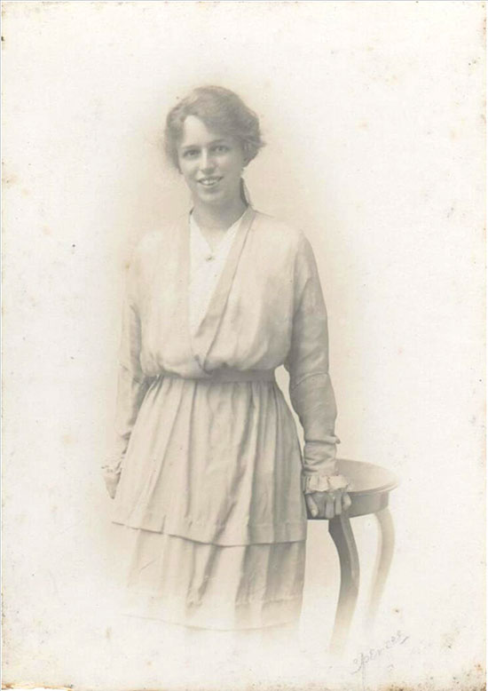 Rosalie Barton around 1915