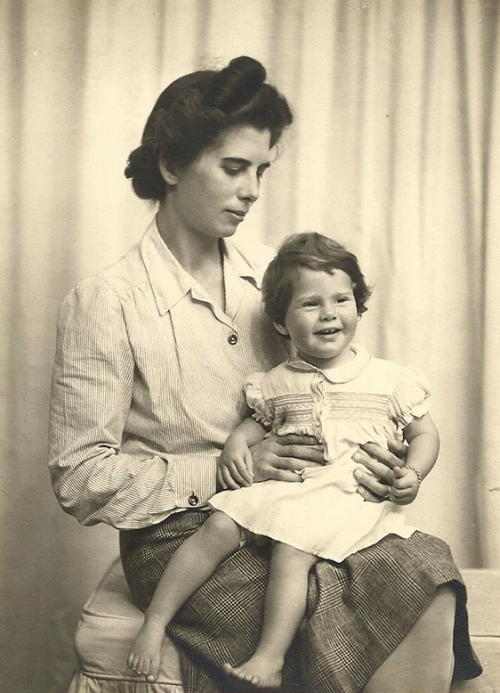 Mary Child with her daughter Jane Scott-White