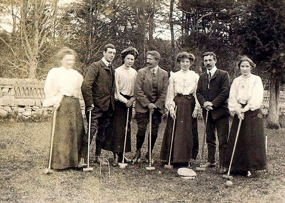 A game of croquet on a postcard sent to Stewart Child in November 1907 from Ballindalloch, when he was in Crewe