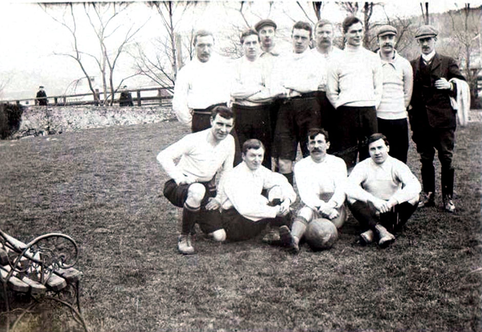 Elgin Assts football team, 1906-7